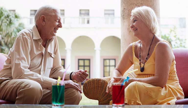 5 Ways to Prevent Dehydration When a Senior Has Alzheimer’s