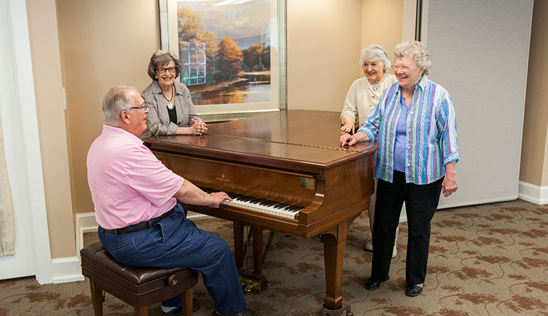 Where’s Home? How Senior Living Activities and Amenities Help Residents Thrive