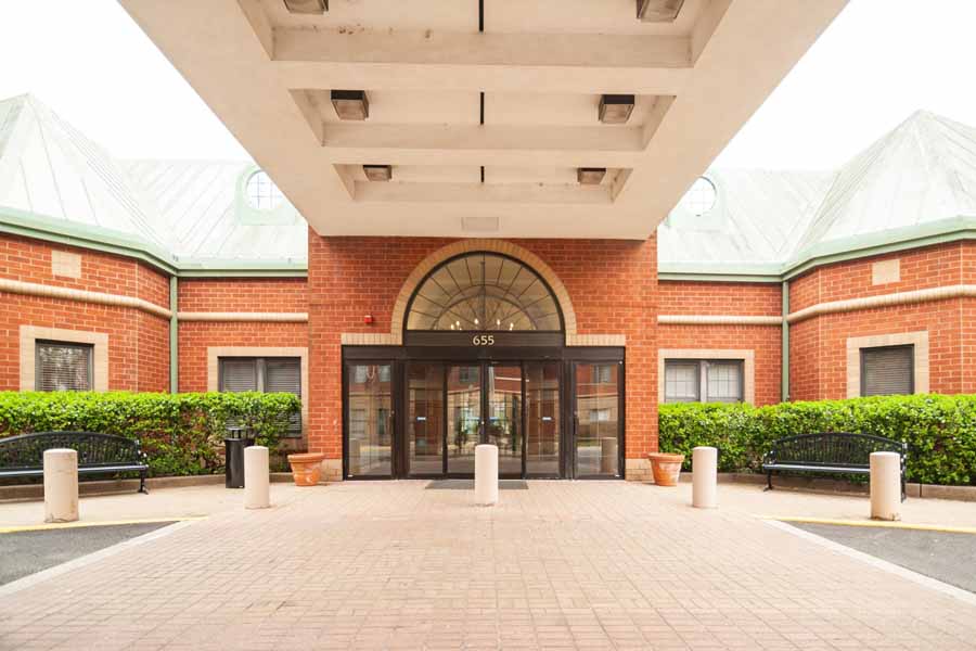 Five Star Premier Residences of Teaneck​