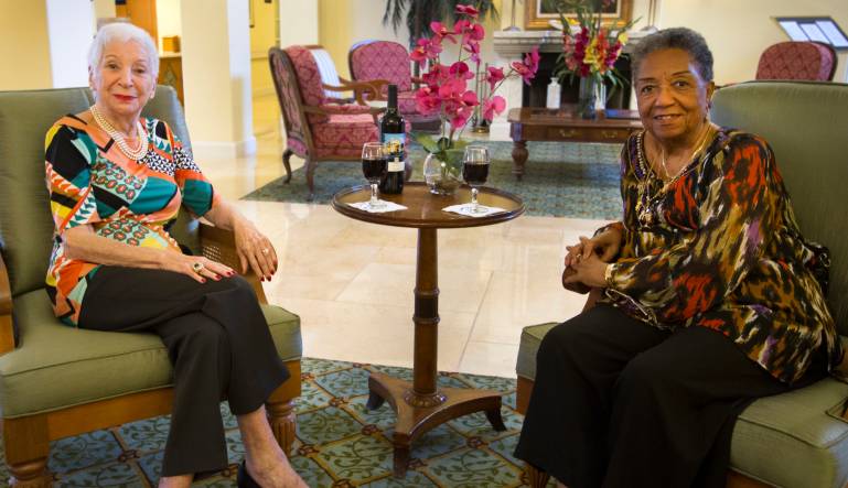 How to Help a Senior with Alzheimer’s Maintain Their Dignity
