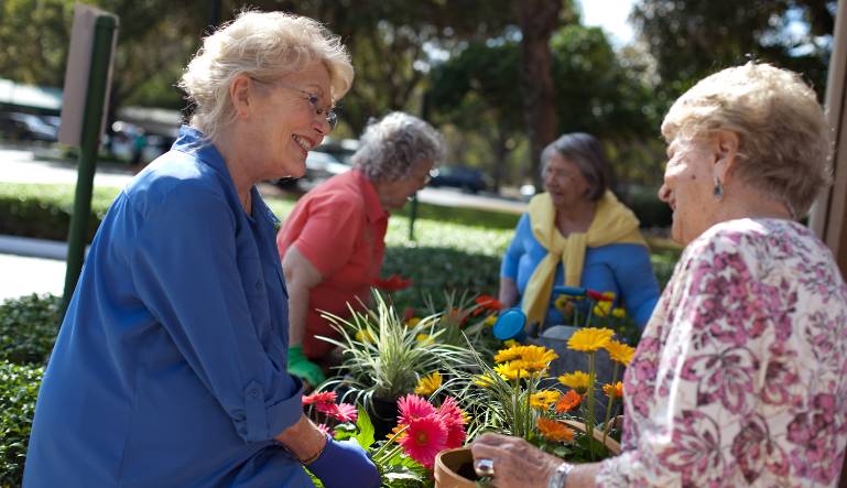 Why the Holidays Are a Great Time to Tour Assisted Living