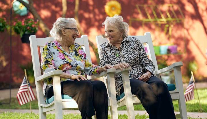 When to Move from Assisted Living to Memory Care