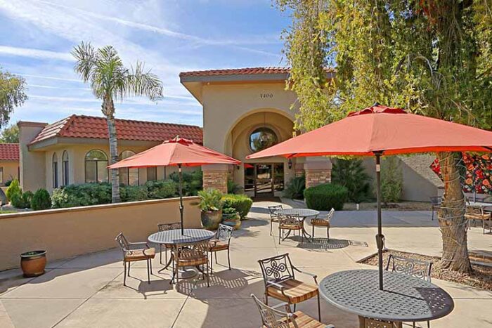 Memory Care Outdoor Seating