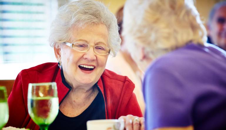 Rescue Mom from Loneliness: 10 Signs of Lonely Seniors