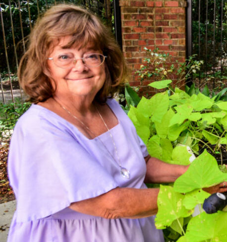 How Assisted Living Supports Independence for Seniors with Vision Loss