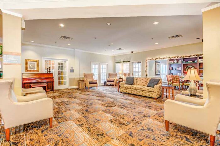 The Gardens of Bellaire community dining room