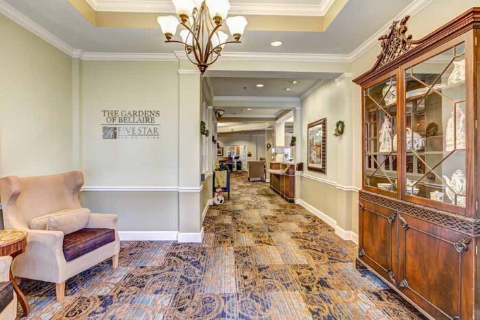 The Gardens of Bellaire community dining room