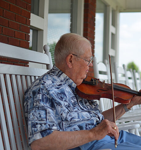 Helping an Older Adult Make a Smooth Transition to Senior Living