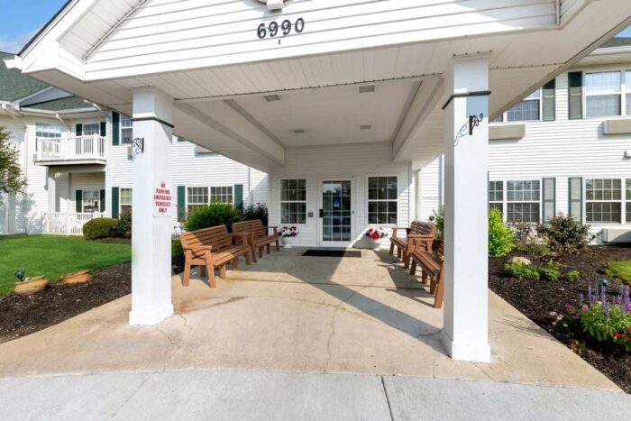 Park Square Manor Front Entrance 