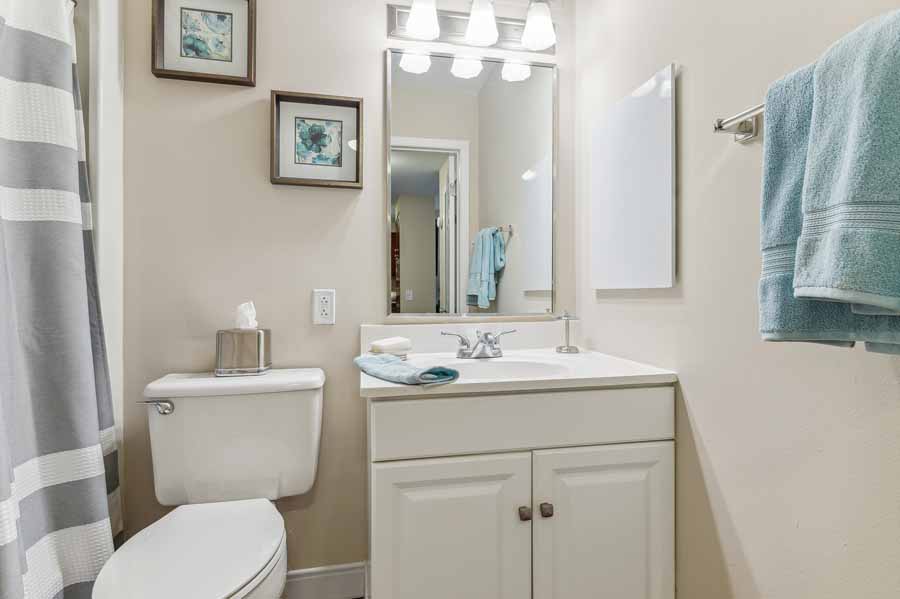 Model Apartment Bathroom