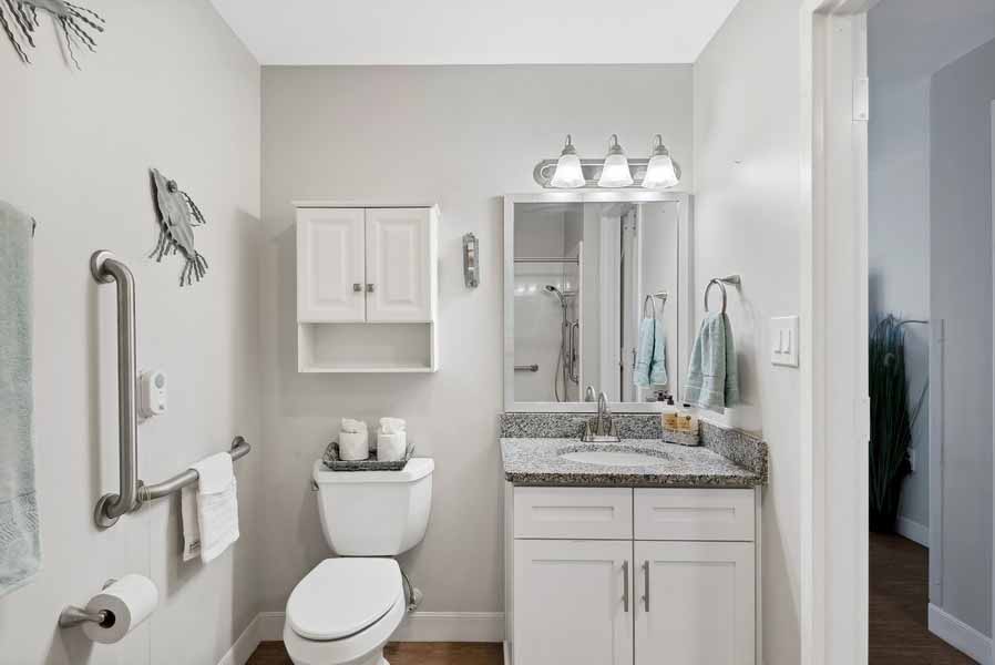 Model Apartment Bathroom