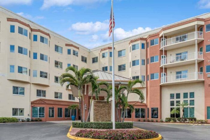 The Palms of Fort Myers Community Pool