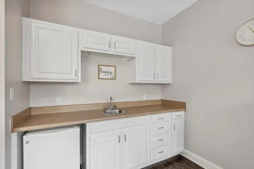 Model Studio Apartment Kitchenette