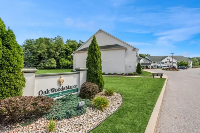 Oak Woods Manor