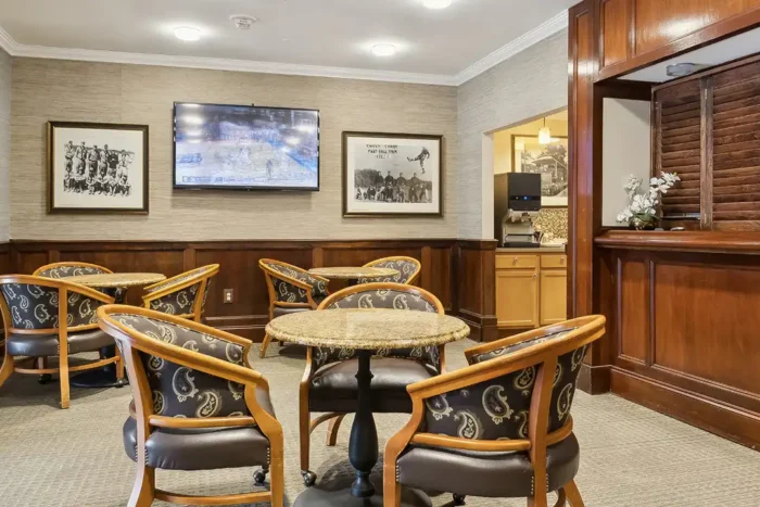 Bar and Lounge